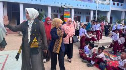 Menteri ATR/BPN Nusron Wahid Serahkan Sertifikat Pengganti bagi Korban Bencana di Aceh Tamiang