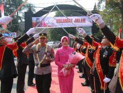 Tradisi Penyambutan dan Pelepasan Warnai Serah Terima Jabatan Kapolresta Magelang