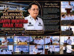 Kadisdukcapil Kota Padang Ances Kurniawan Tegaskan Komitmen Pelayanan Jemput Bola KIA Saat Giat di SMPN 28 Padang