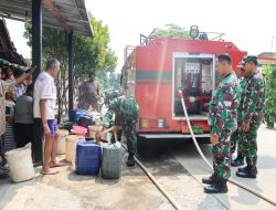 Kekeringan Air, Dandim 0715/Kendal Kerahkan Water Tank Truck Salurkan Air Bersih ke Dusun Pilangsari