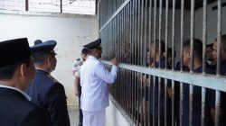 Anjangsana ke Lapas Kualasimpang, Bupati Aceh Tamiang Serahkan Remisi Secara Simbolis