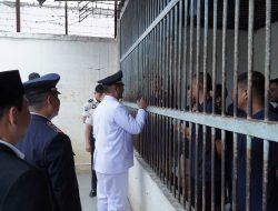 Anjangsana ke Lapas Kualasimpang, Bupati Aceh Tamiang Serahkan Remisi Secara Simbolis