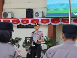 Wujud Kepedulian Sosial dan Ketegasan Kedisiplinan, Kapolres Temanggung Bagikan Buku Saku CTEV hingga Wanti-wanti Judi Online