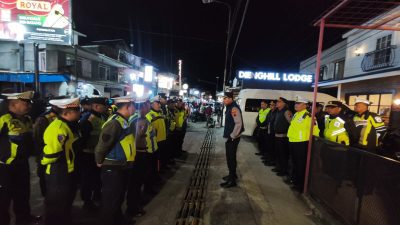 Polisi Hadir Layani Wisatawan di Tengah Padatnya Dieng Culture Festival XVI 2026