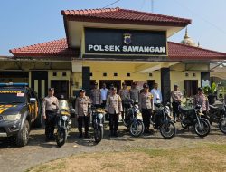 Respons Cepat Aduan Warga, Polsek Sawangan Tempel Stiker Call Center 110 di Mobil dan Motor Dinas