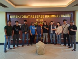TIM RESMOB POLDA SUMBAR RINGKUS TERDUGA CURANMOR DI PASAR BAWAH BUKITTINGGI, SEMPAT MENYAMAR JADI PETUGAS RONDA