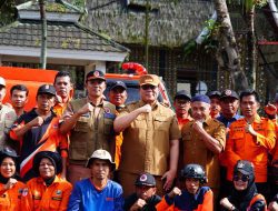 75 Relawan Tanah Datar Dilepas Bantu Penanganan Banjir Bandang di Kabupaten Solok