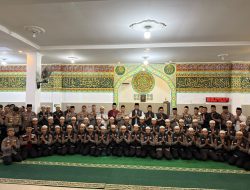 Kapolda Sumbar dan Personel Bersama di Masjid Nurus Hidayah Asrama Polisi Rimbo Kaluang