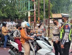 Polda Sumbar Bagikan Masker kepada Masyarakat sebagai Wujud Kepedulian terhadap Kesehatan Publik