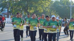 PANGDAM XX/TIB LEPAS DAN IKUTI FUN RUN, RIBUAN PESERTA SEMARAKKAN HUT KE-81 TNI