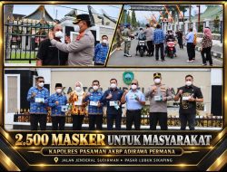 Kapolres Pasaman AKBP Adirawa Permana Perkuat Kepedulian Polri, Warga Pengendara Dapat 2.500 Masker