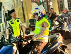 Patroli Sore di Pantura Kendal, Kapolres Tegur Pengendara Tak Pakai Helm dan Lawan Arah