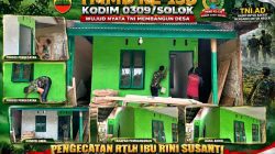 Kodim 0309/Solok Perindah Rumah Ibu Rini Susanti Lewat Pengecatan RTLH TMMD ke-130 di Junjung Sirih