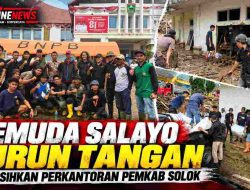 Pemuda Salayo Gotong Royong Bersihkan Lumpur dan Selamatkan Arsip Perkantoran Pemkab Solok
